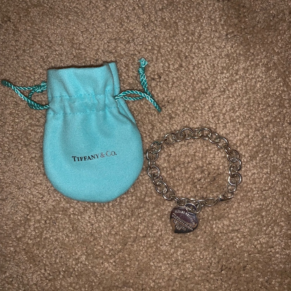 Return to Tiffany heart charm bracelet